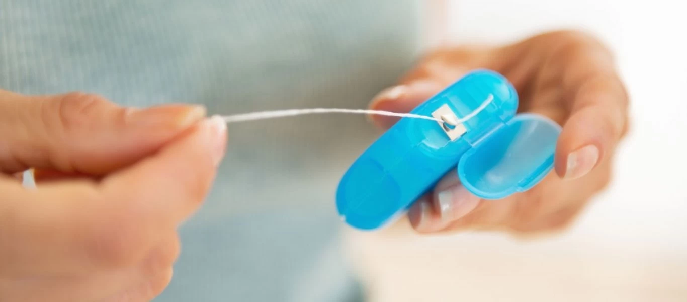 Οδοντικό νήμα: Η άγνωστη χρήση του στην... κουζίνα (βίντεο)